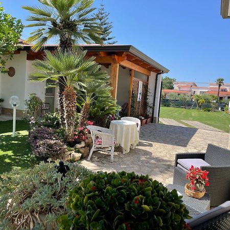 Villa Cecilia B&B Cellole Esterno foto