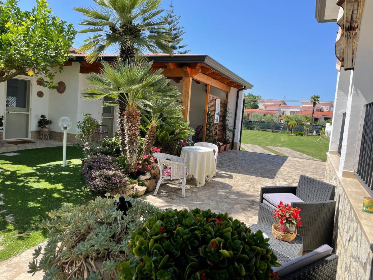 Villa Cecilia B&B Cellole Esterno foto